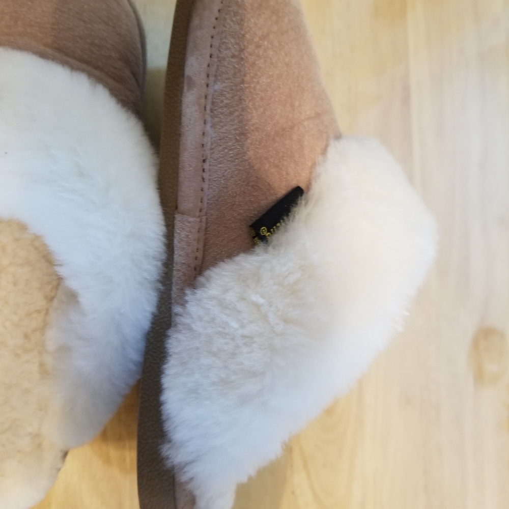 Women's Old Friends Slippers Size 5/6 - Picture 6 of 16